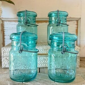 Vintage 1976 Ball Ideal Bicentennial Pint Aqua Blue
Mason Jars, SET/4